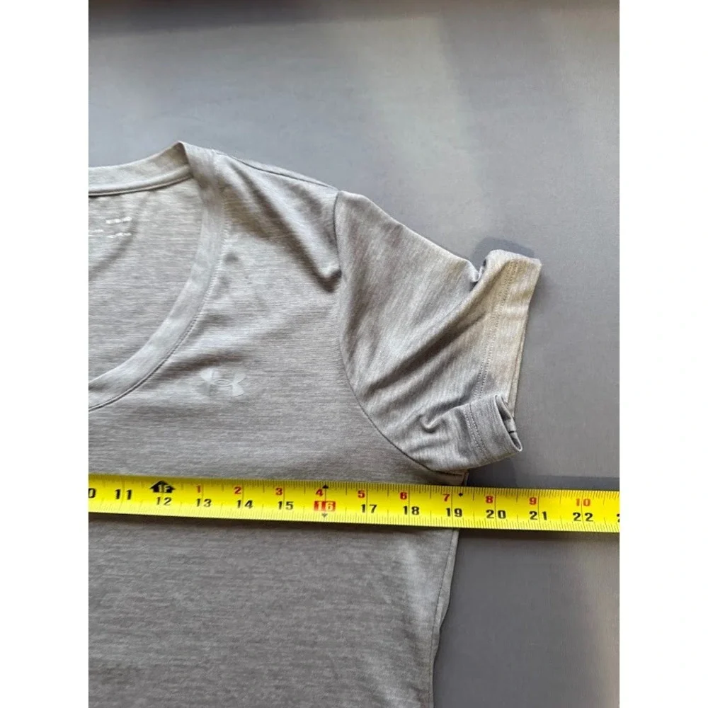 Under Armour T Shirt HeatGear Women‎ Medium Gray V Neck Loose Fit Short Sleeve - Picture 7 of 14